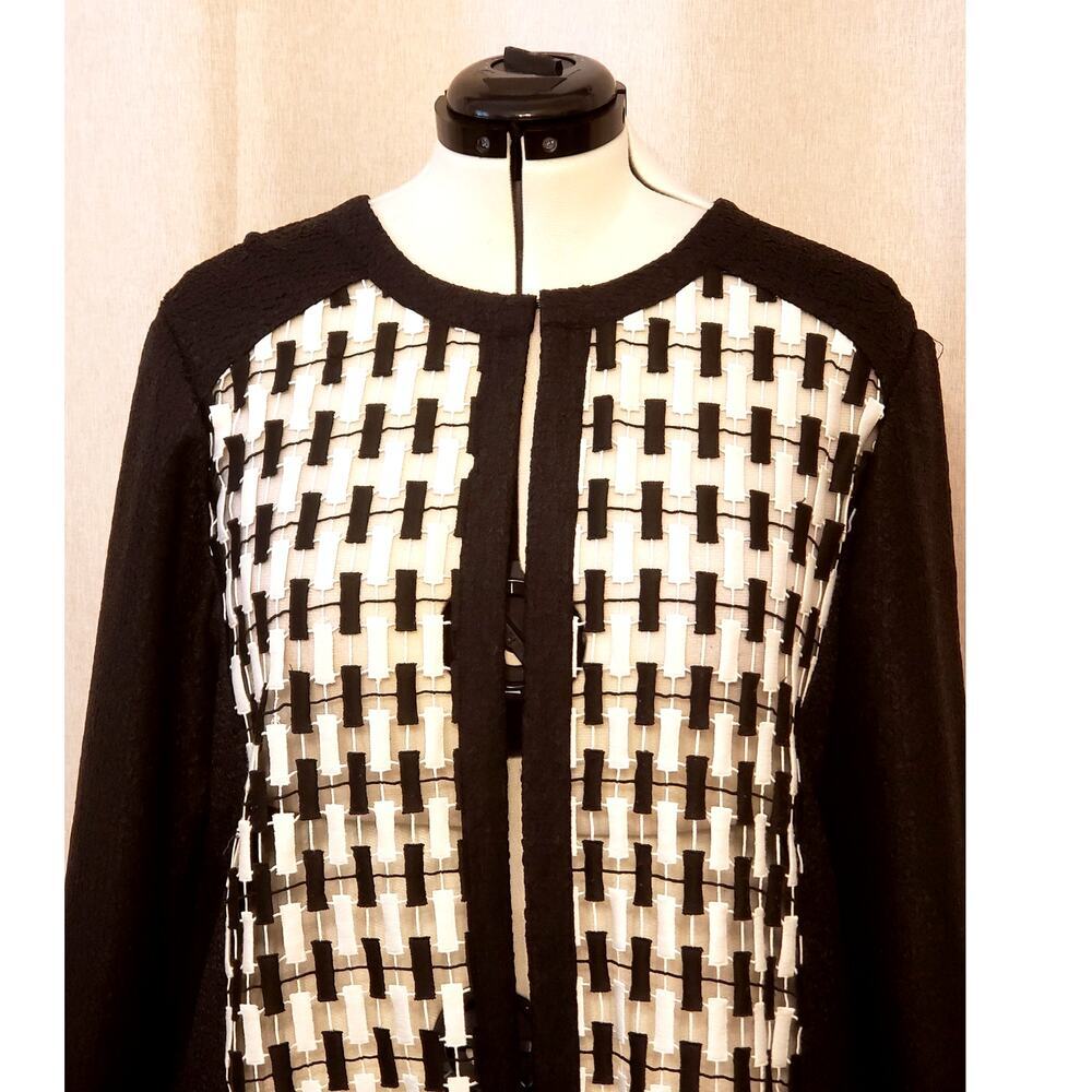 Chico's Black & White Crinkle Woven Design Open Front Jacket, SZ 3 (US 16/18) - Picture 3 of 10